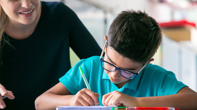Clases de apoyo escolar para niños y adolescentes